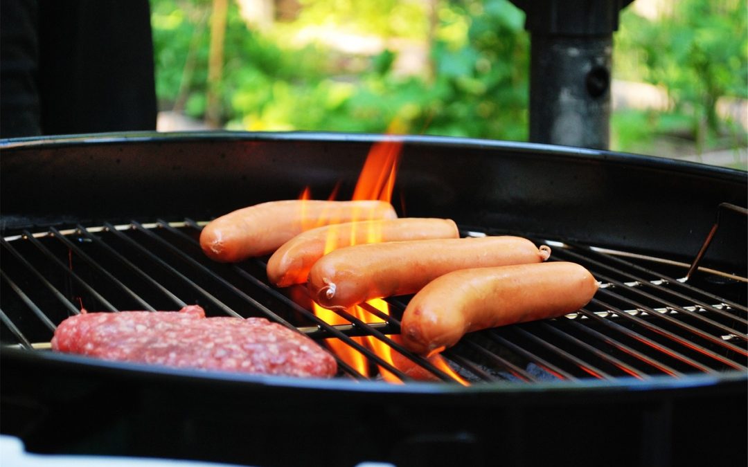 Hacks to Keep Bugs Away for Memorial Day and July 4th Cookouts